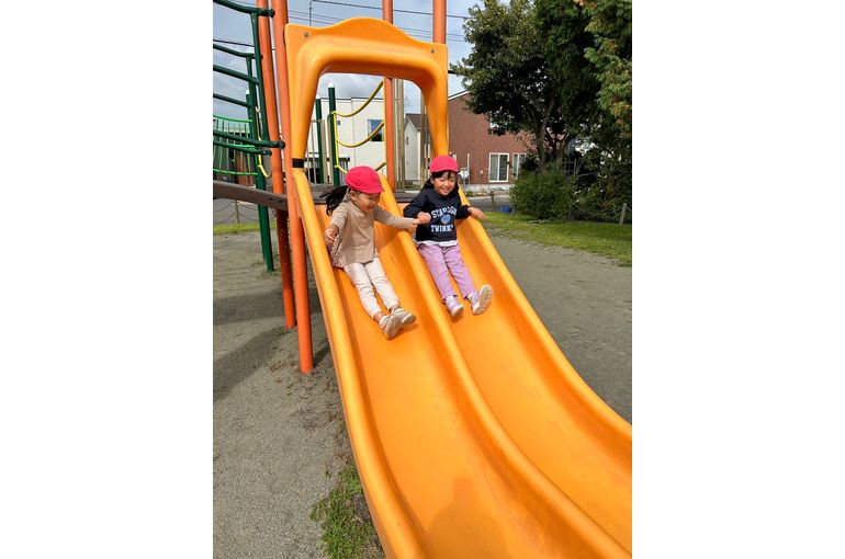 公園　すべり台　楽しい