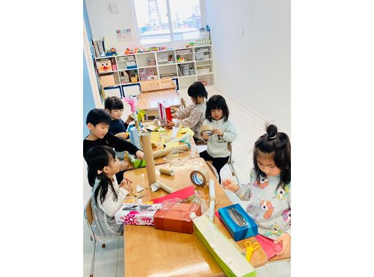 保育園　廃材　遊び　幼児　クラス