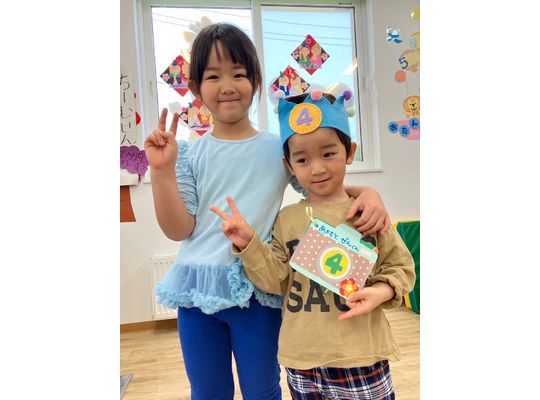 保育園　誕生会　ツーショット
