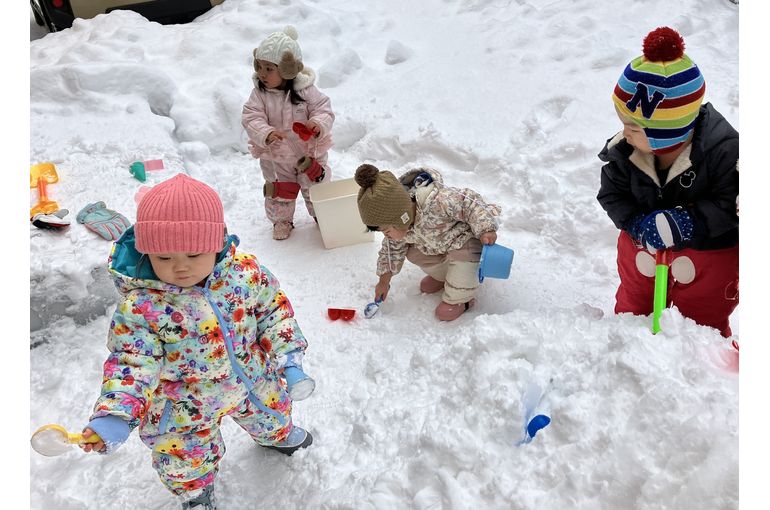 自由に　雪遊び