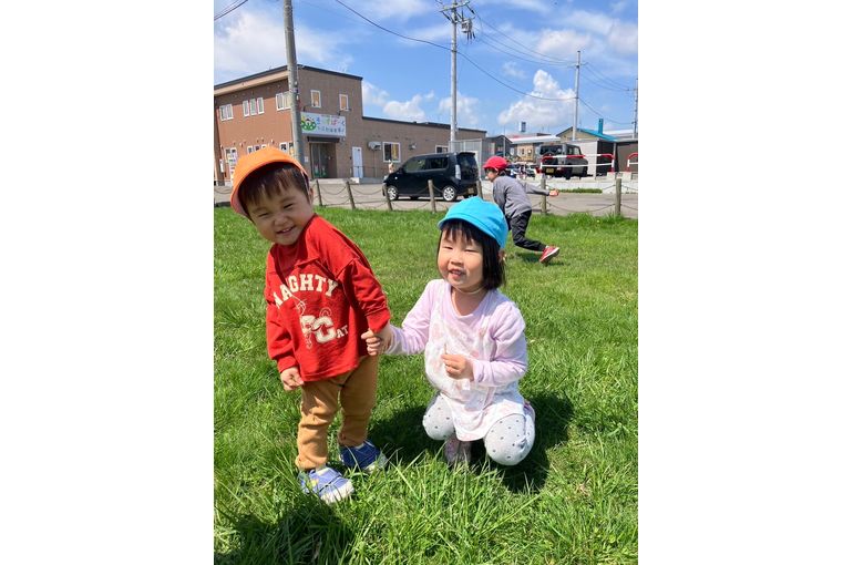 草原　青空　札幌　保育園