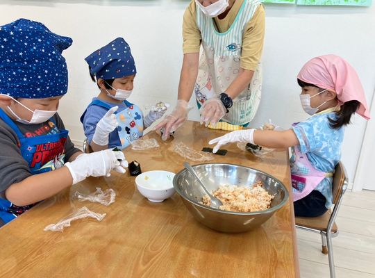 北海道　札幌　野幌　保育園　クッキング　様子