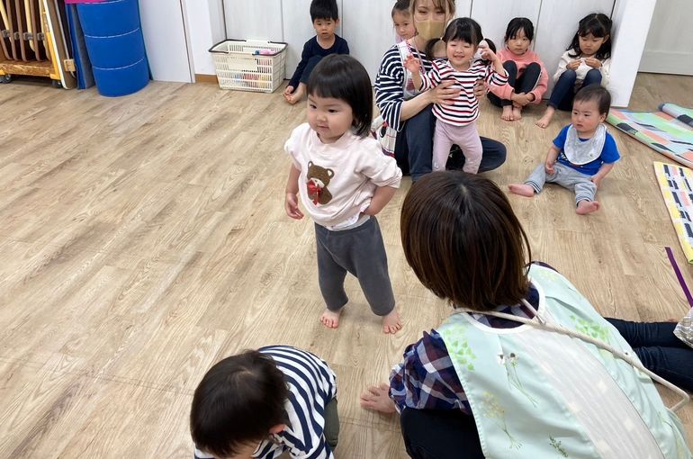 北海道　札幌　江別　保育園　リズム遊び　様子