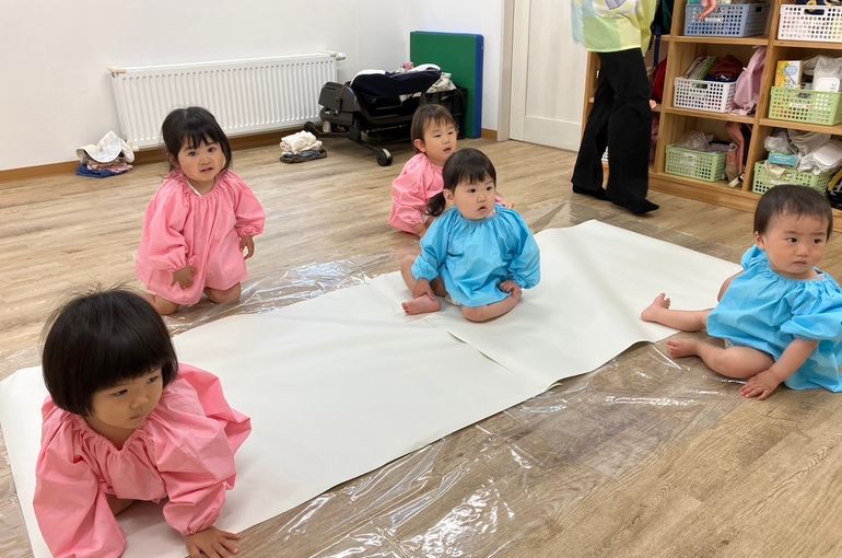 北海道　札幌　江別　保育園　お絵描き　始まる前　様子