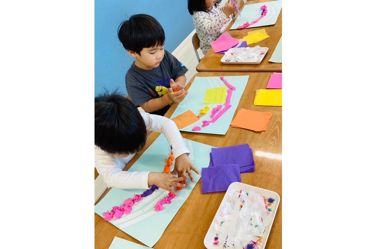 北海道　札幌市　厚別　保育園　製作　子どもたち　真剣な様子