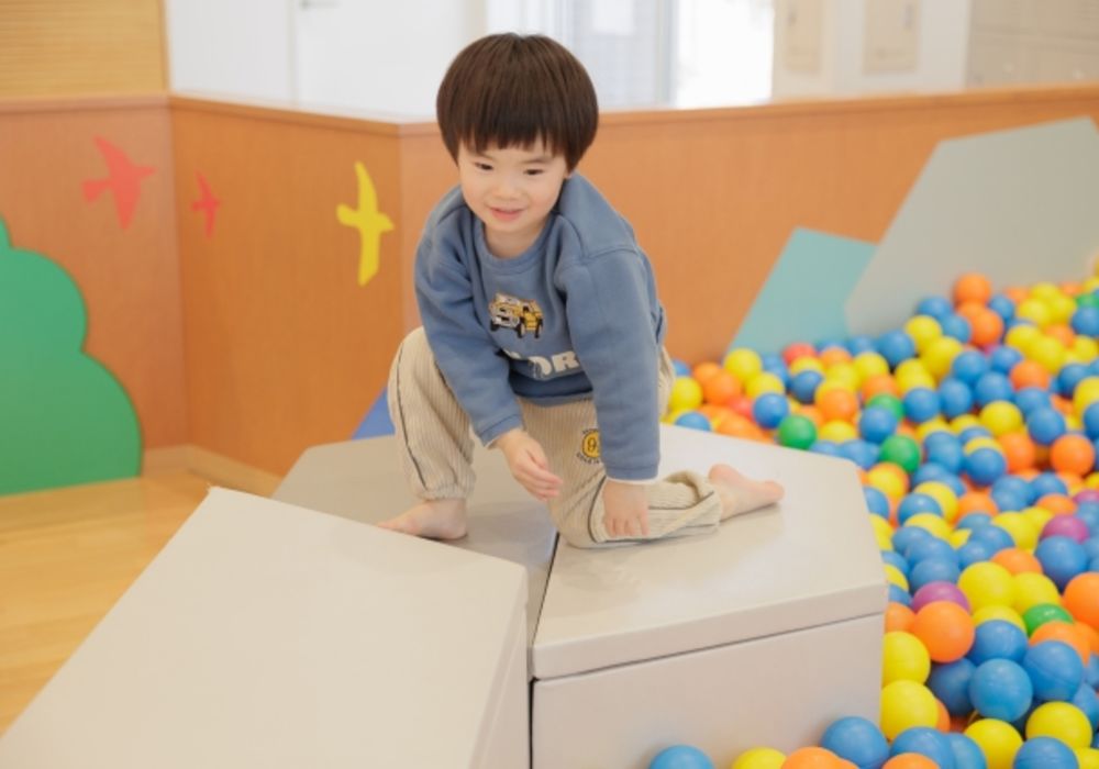 北海道　札幌　保育園　室内遊び　園児　様子