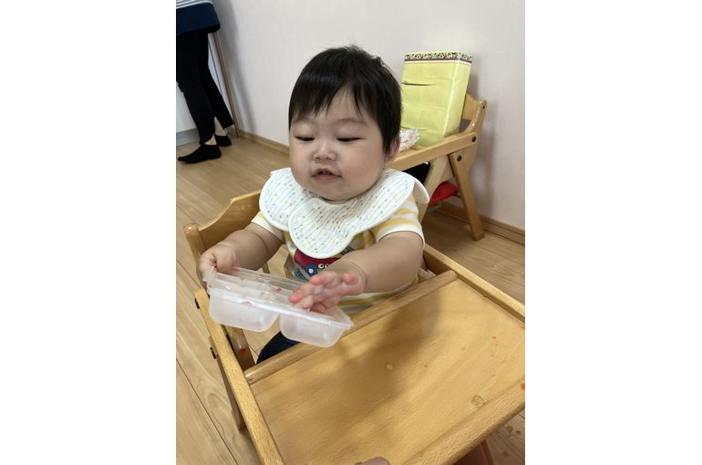 保育園　寒天遊び