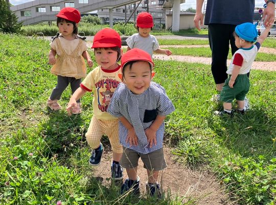 江別市　保育園　お外遊び　様子
