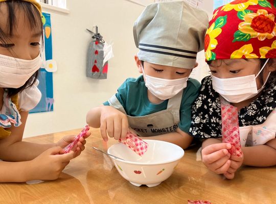 江別市　野幌　保育園　ゼリー作り　様子