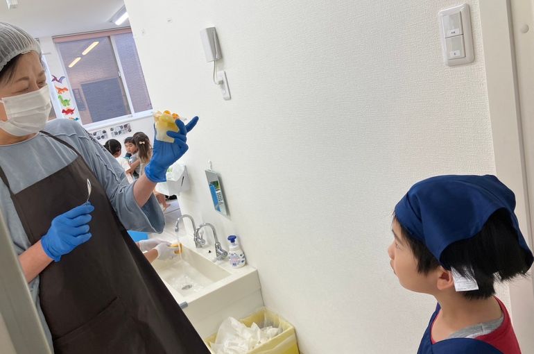 江別市　野幌　保育園　給食の先生に　おすそわけ　様子