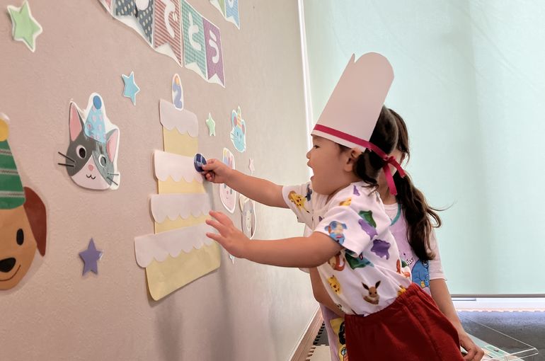 函館市　保育園　ケーキを作る　コック　園児