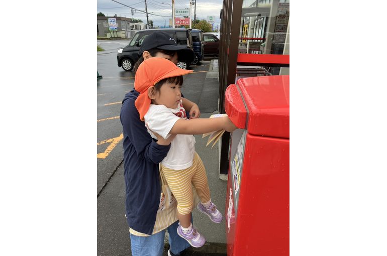 札幌市　保育園　ポスト　女の子