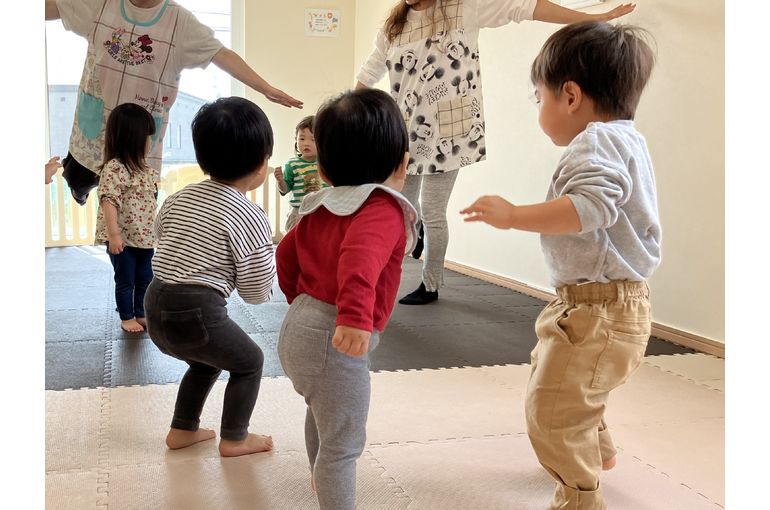 保育園　リトミック　とんぼ