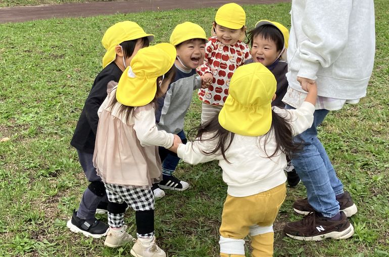 函館市　桔梗　保育園　大きな輪　ぐるぐる