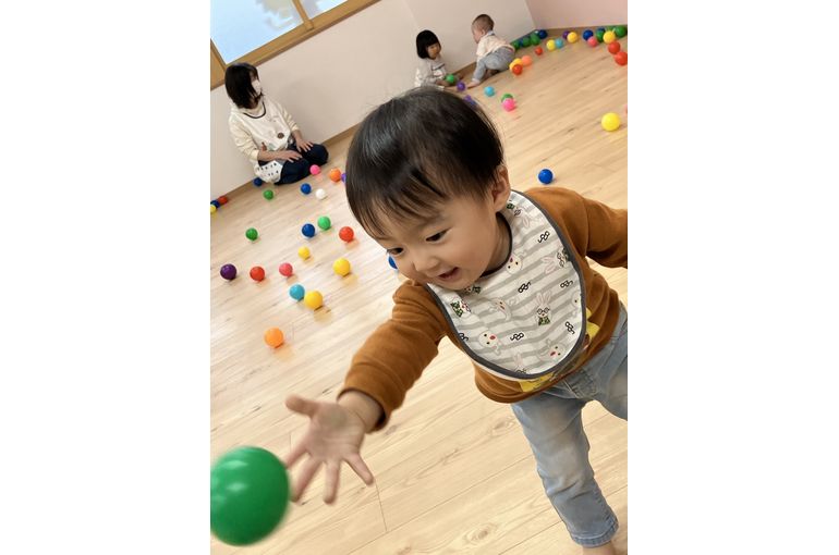江別　保育園　ボール投げ