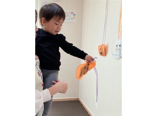 函館市　桔梗　保育園　飾り　お菓子　発見　園児