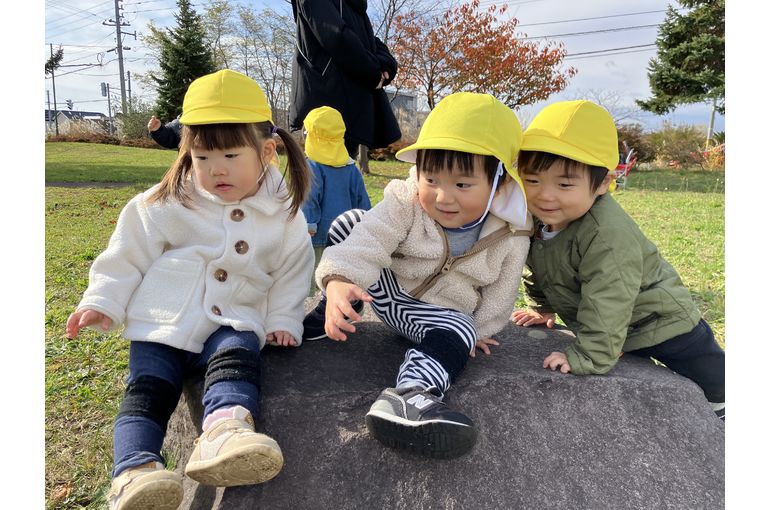 函館市　桔梗　保育園　冬