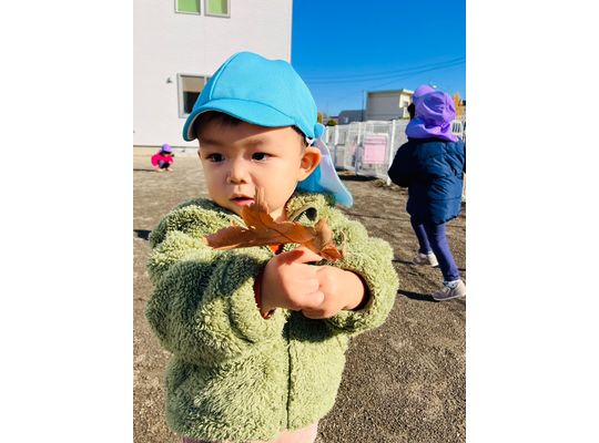 札幌市　厚別　保育園　お外遊び　様子
