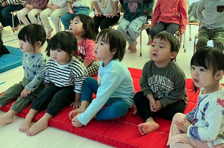 札幌市　認定保育園　厚別　子ども達　真剣な　様子