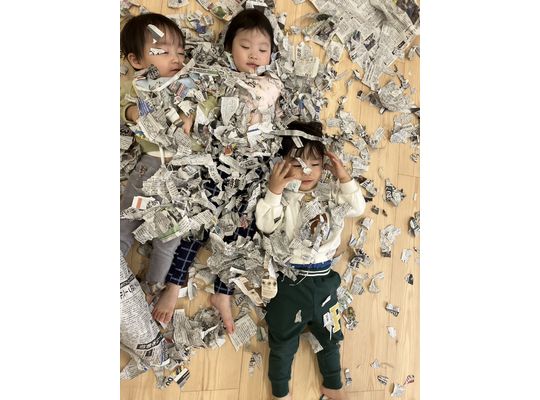江別　保育園　新聞遊び
