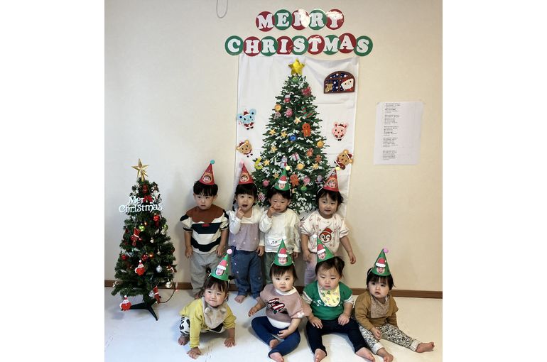 函館　保育園　クリスマス　集合
