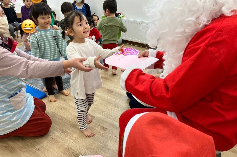 江別市　保育園　サンタさん　登場
