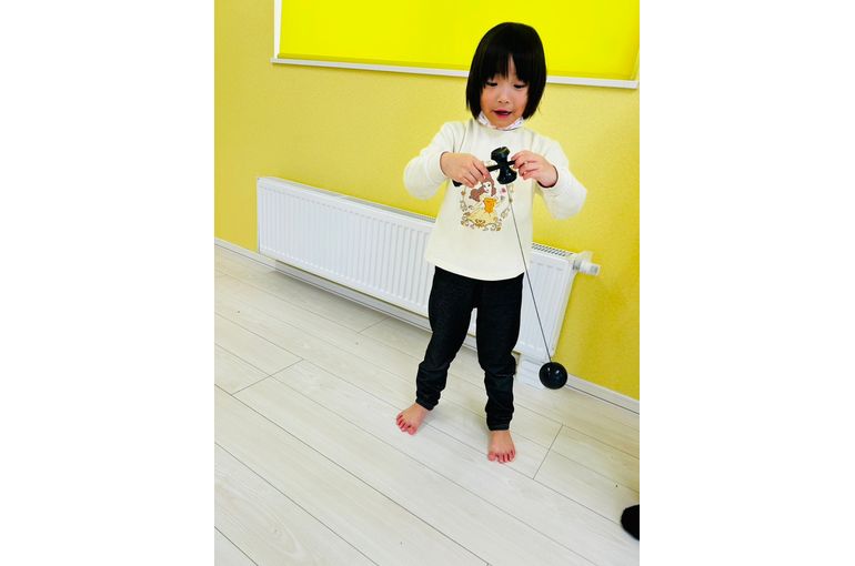 札幌市　厚別　認定保育園　カード遊び　様子