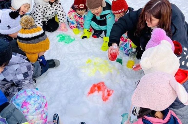 札幌　厚別　保育園　雪遊び