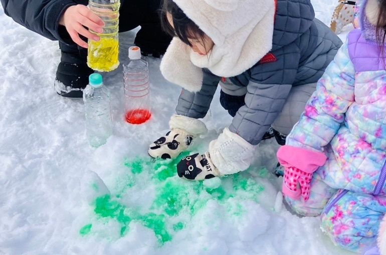 札幌　厚別　保育園　雪遊び