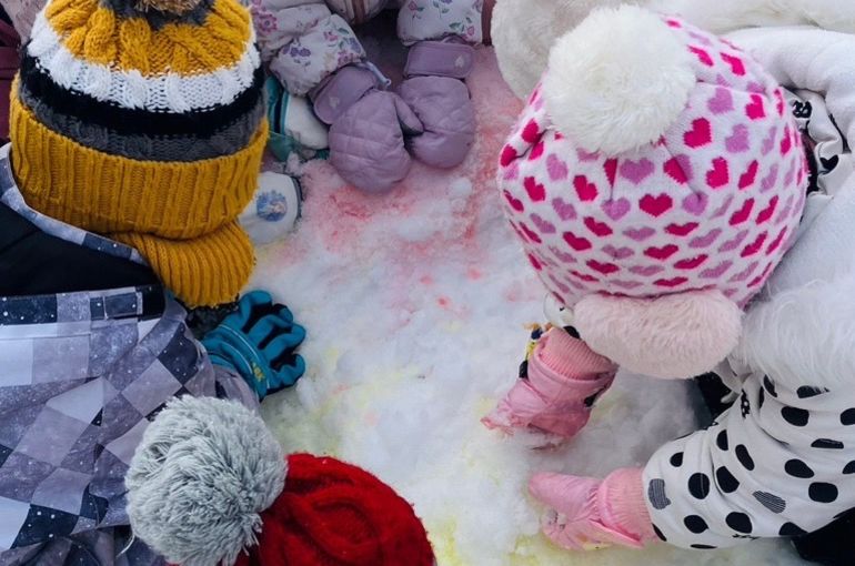 札幌　厚別　保育園　雪遊び
