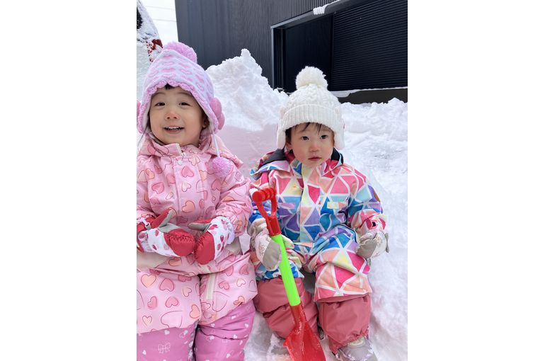 函館市　石川　保育園　雪遊び　楽しそう　園児