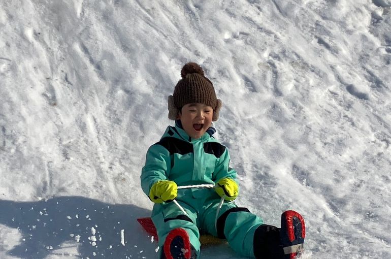 札幌市　厚別　保育園　そり遊び　楽しむ　園児