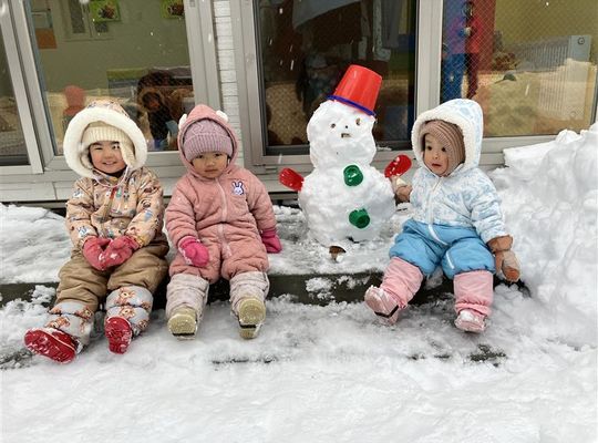 江別市　認定保育園    雪遊び 