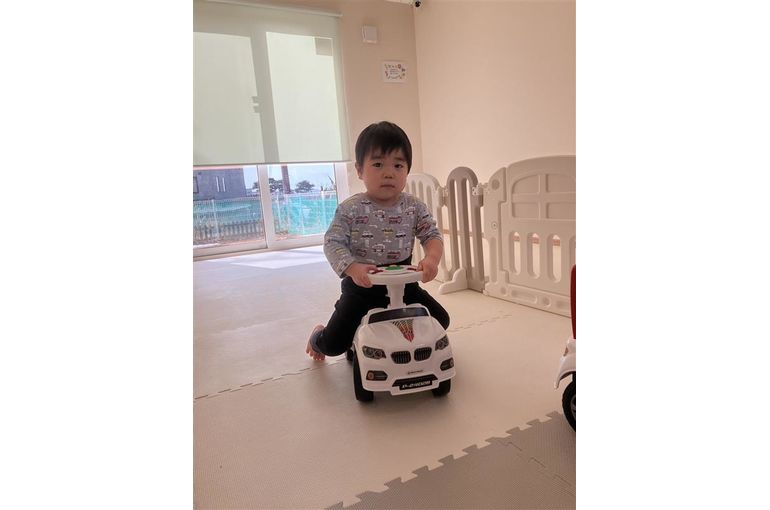 函館市　桔梗　保育園　乗り物　遊び