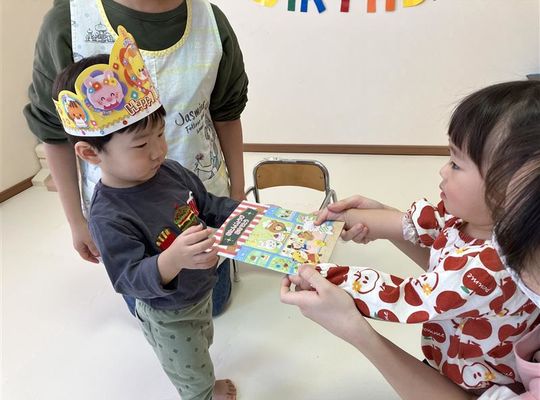 函館市　石川　保育園　お誕生会　様子