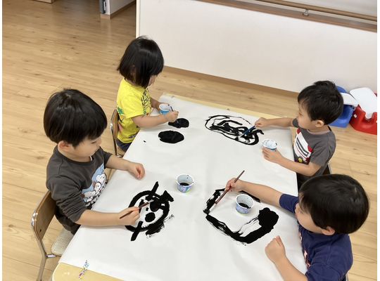 企業主導型保育園,保育所,江別市,書初め,こどもたち,様子