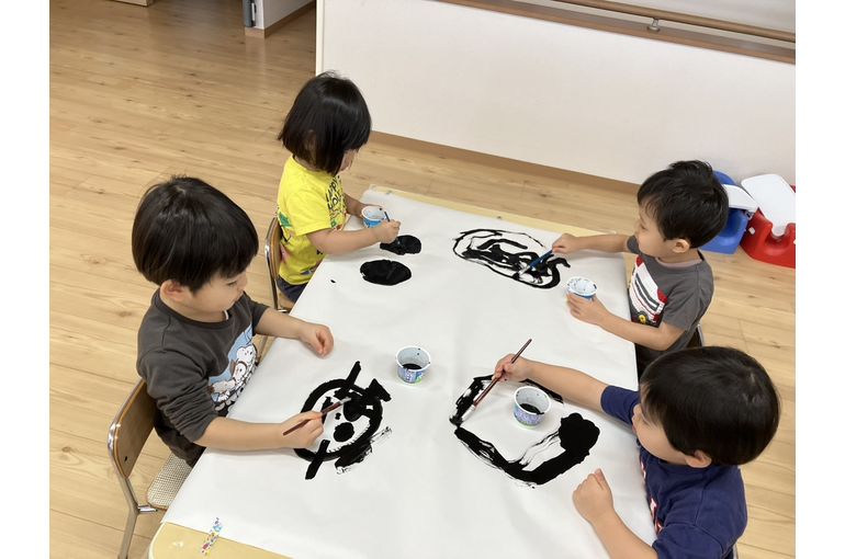 企業主導型保育園,保育所,江別市,書初め,こどもたち,様子