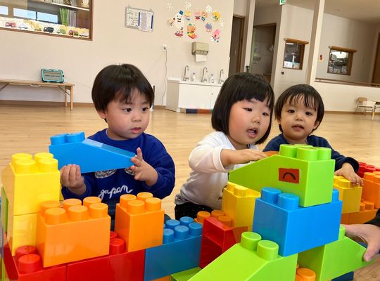 認定こども園,保育園,企業主導型保育園,保育所,江別市,ブロック遊び,サンタさん,大きい