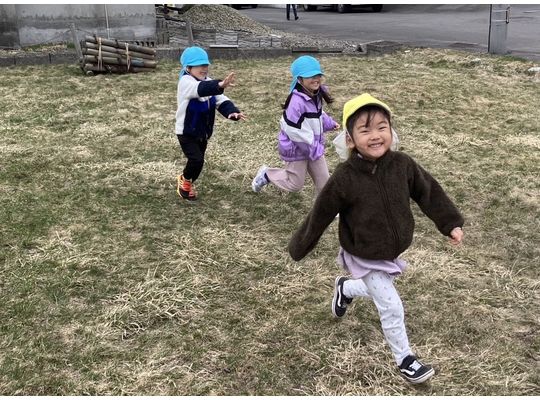 認定こども園,保育園,認可保育園,企業主導型保育園,保育所,函館市,江別市,札幌市,戸外遊び,鬼ごっこ 