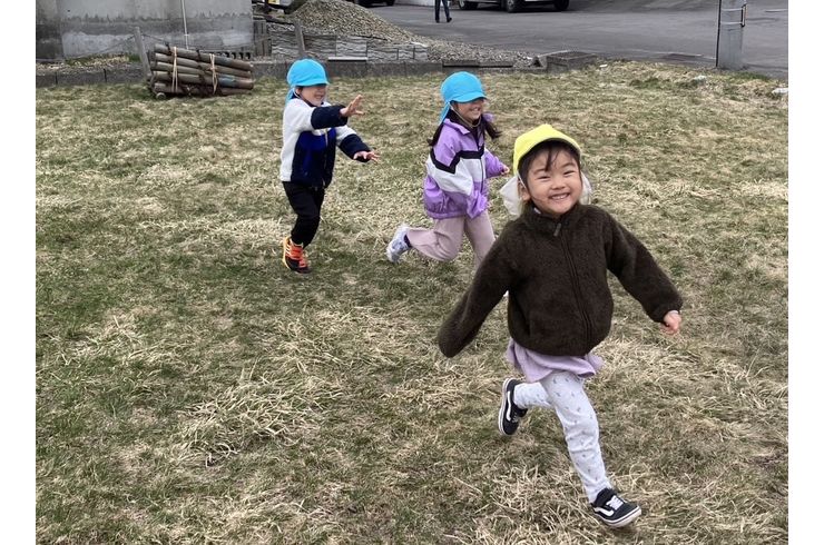 認定こども園,保育園,認可保育園,企業主導型保育園,保育所,函館市,江別市,札幌市,戸外遊び,鬼ごっこ 